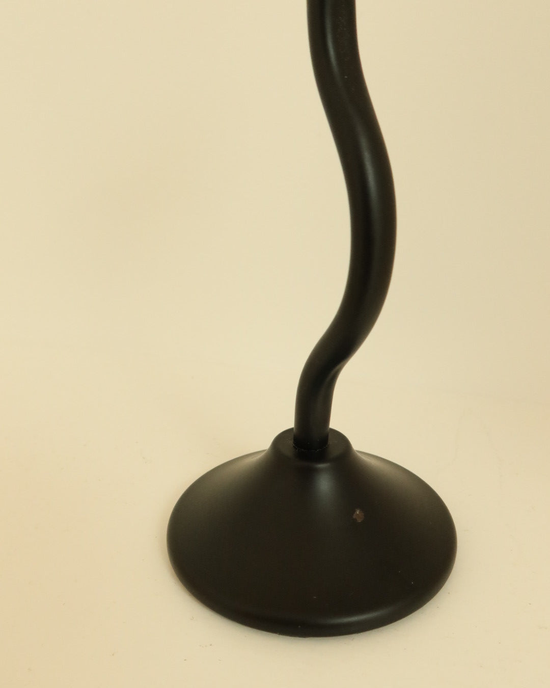 Sienna wavy candle holder black small house of 9