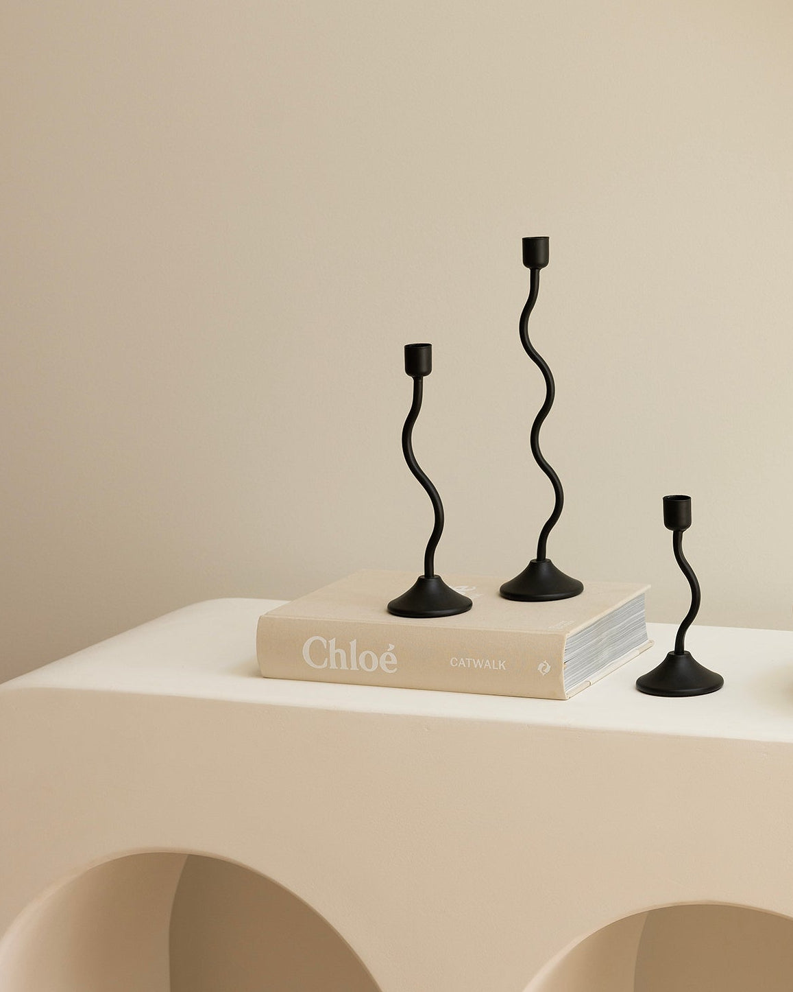 Sienna wavy candle holder black small house of 9