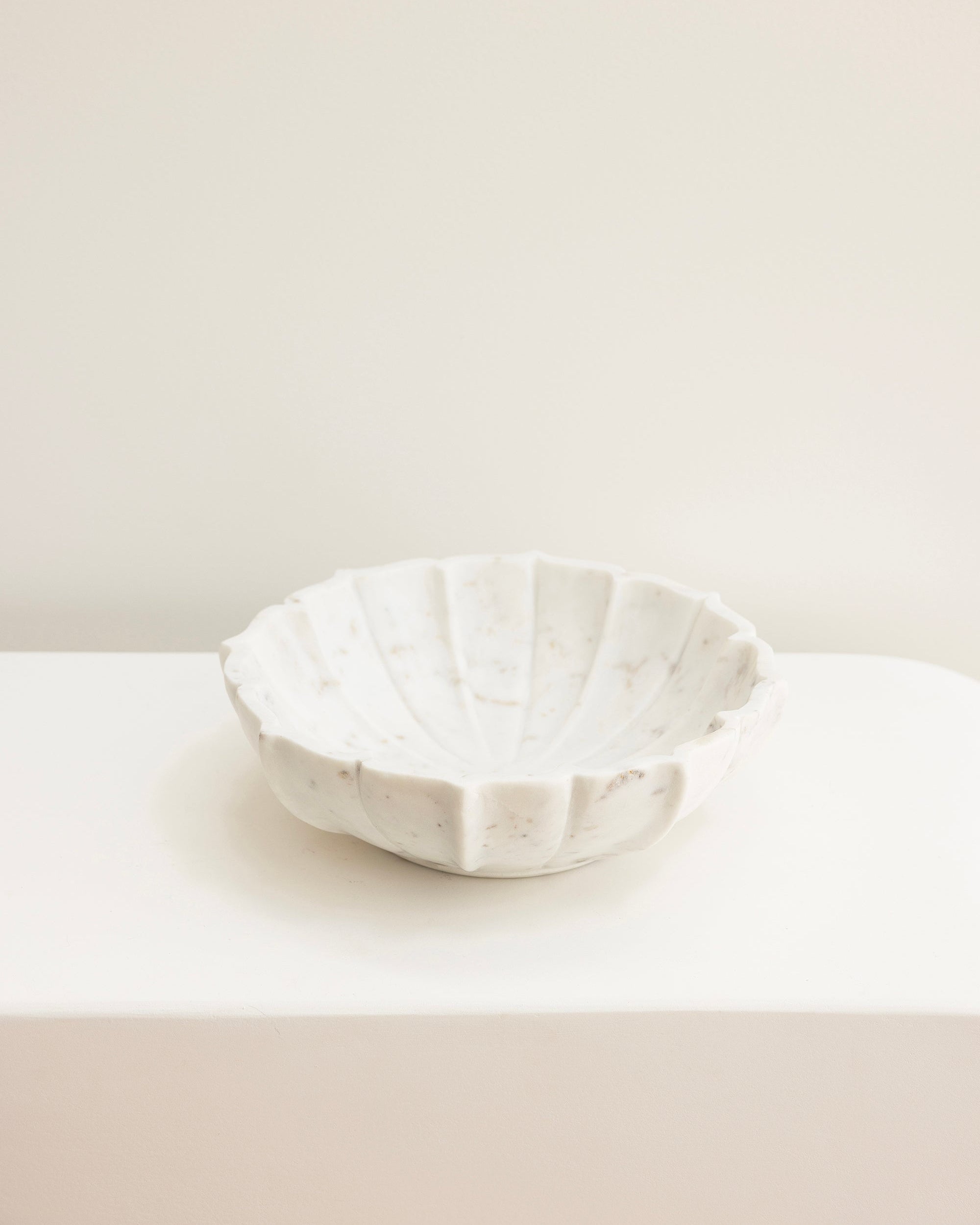 House of 9 fiora marble fluted bowl white