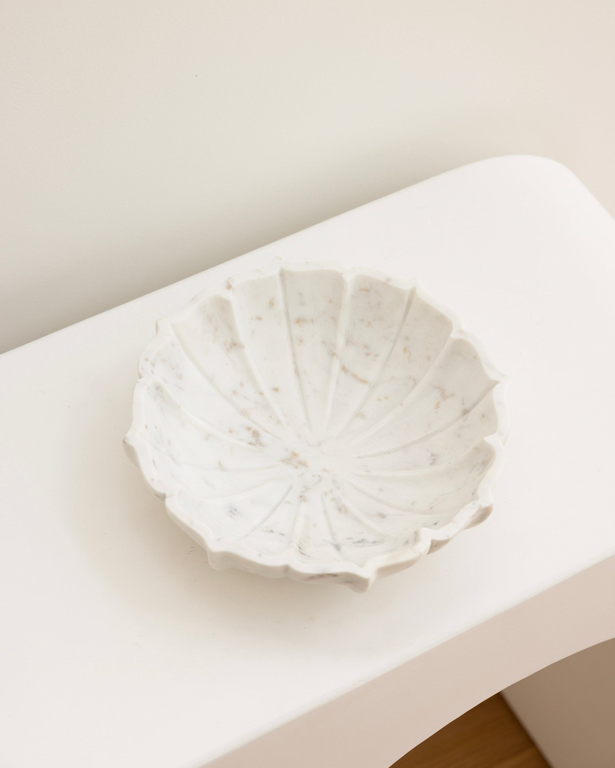 House of 9 fiora marble fluted bowl white